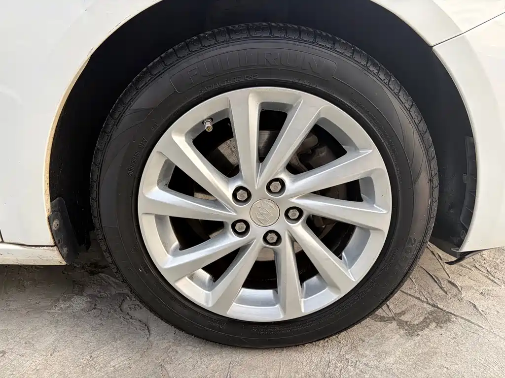 Buick Verano — миниатюра 15