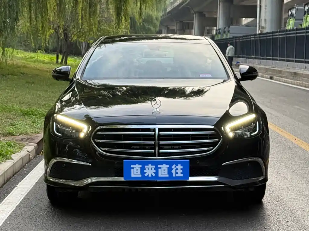 Mercedes-Benz E-Class — миниатюра 2