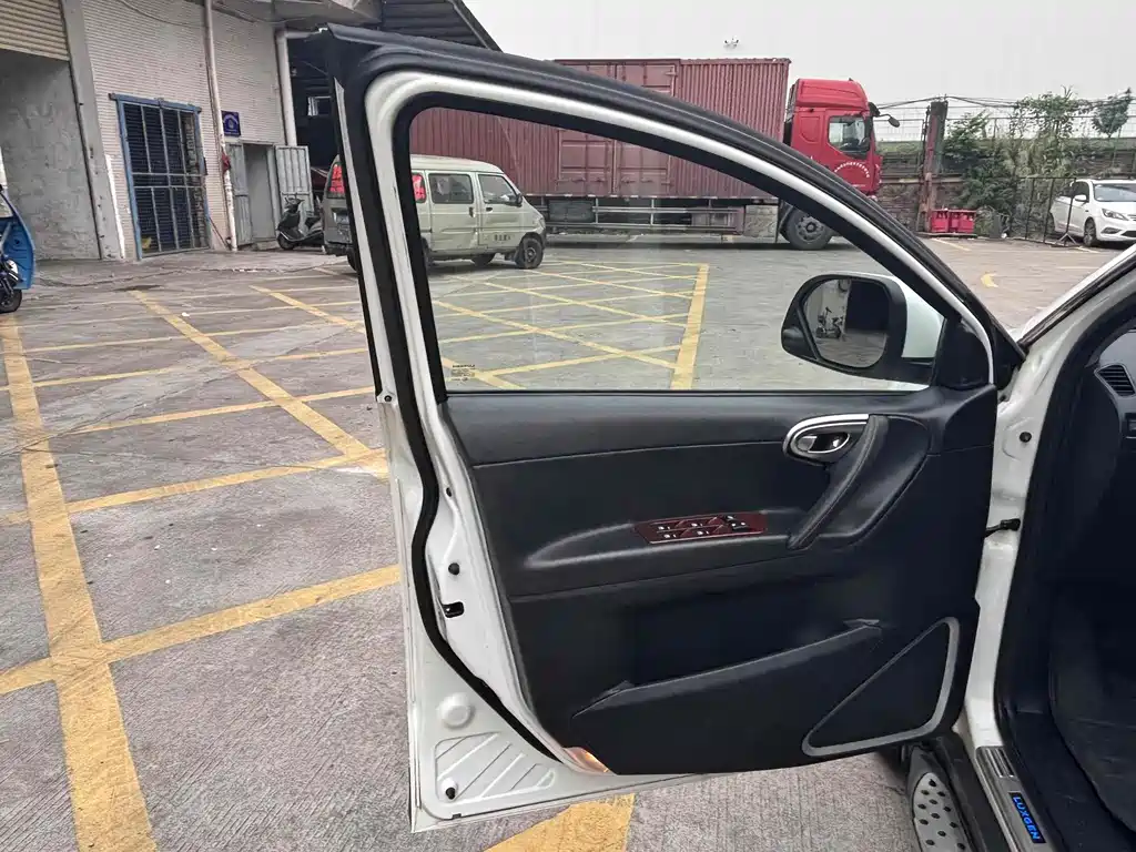 Luxgen Big 7 SUV — миниатюра 15