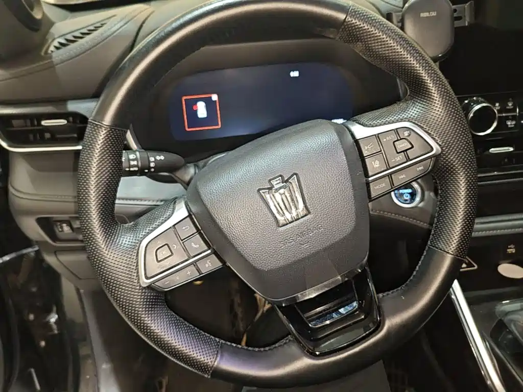 Toyota Crown Kluger — миниатюра 11