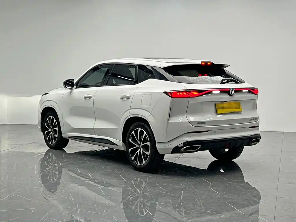 Changan UNI-Z New Energy — миниатюра 4