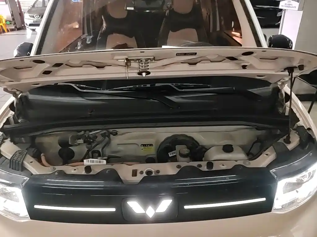 Wuling MINIEV — миниатюра 20