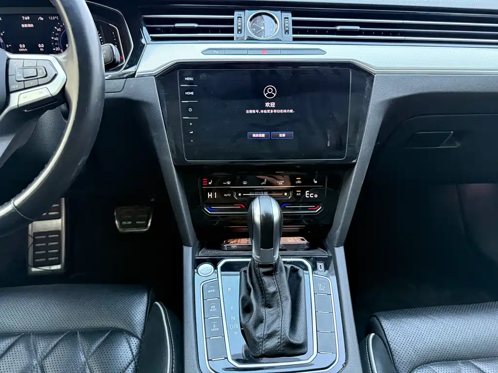 VOLKSWAGEN MAGOTAN GTE PLUG IN HYBRID