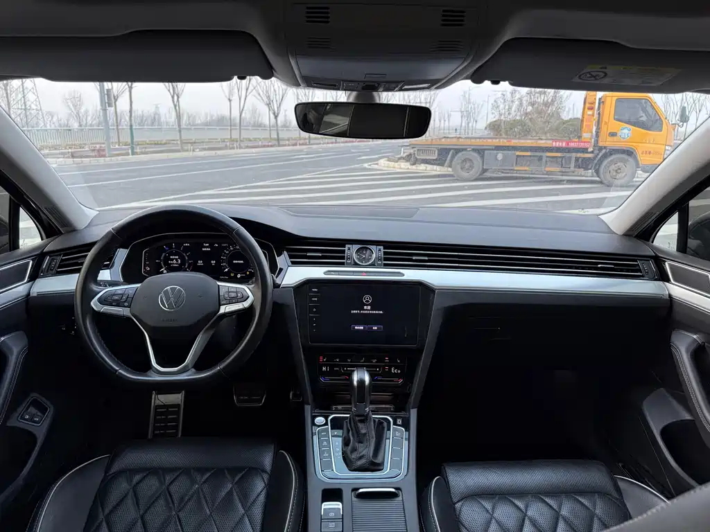 VOLKSWAGEN MAGOTAN GTE PLUG IN HYBRID