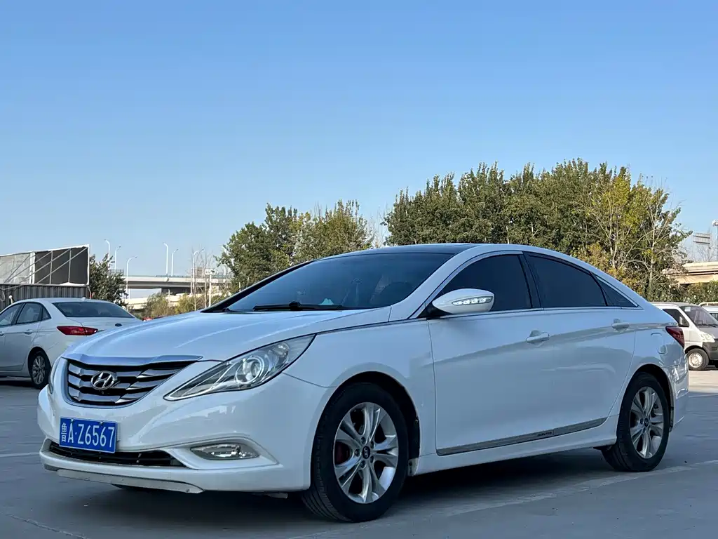 Hyundai 2011 2.0L AT Lead