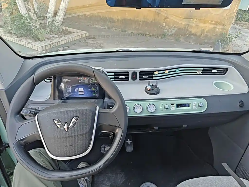 Wuling MINIEV — миниатюра 10