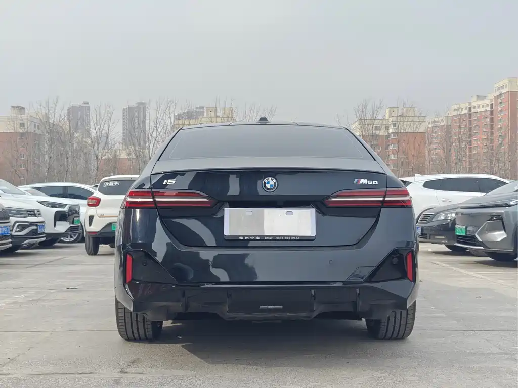 BMW I5