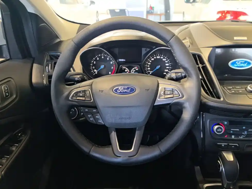 Ford Kuga — миниатюра 11