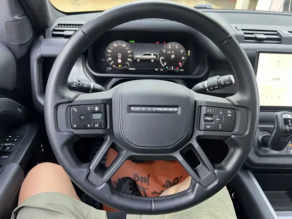Land Rover Defender — миниатюра 6