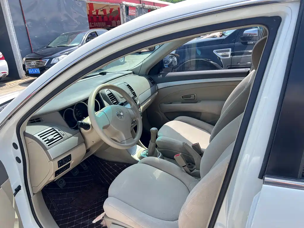 Nissan Sylphy 2012 1.6XE MT Comfort