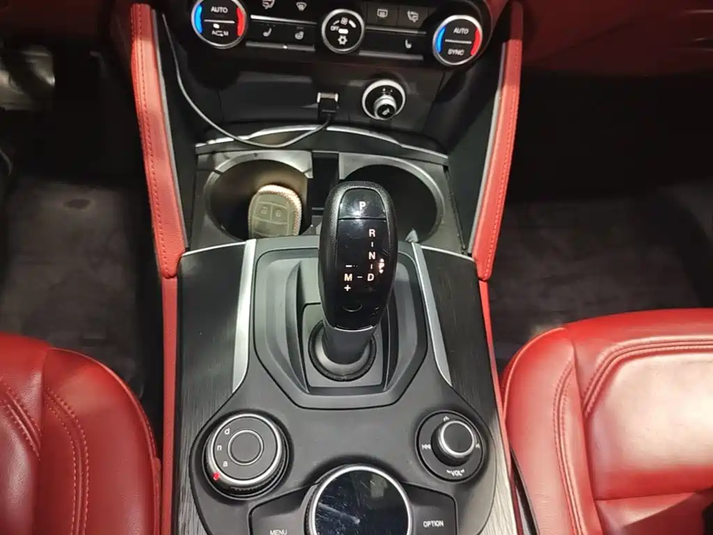 Alfa Romeo Stelvio — миниатюра 14