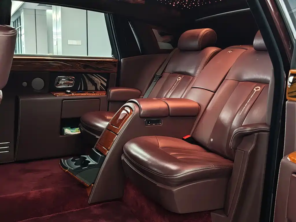Rolls-Royce Phantom — миниатюра 18