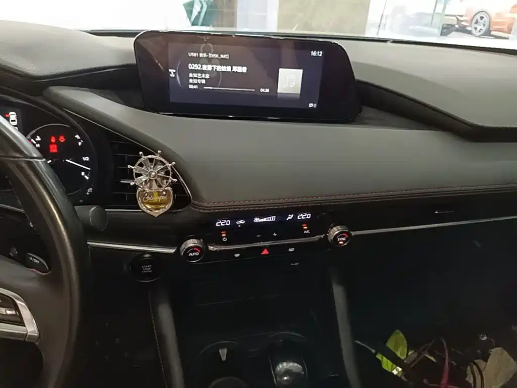 Mazda 3 Axela — миниатюра 13
