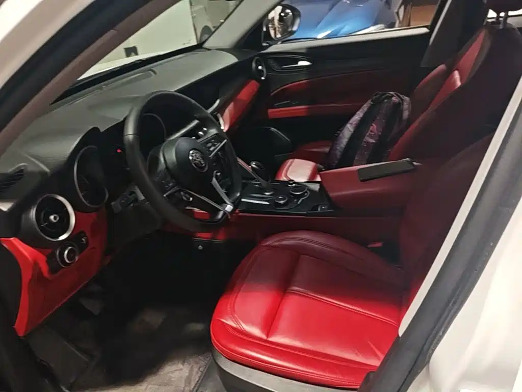 Alfa Romeo Stelvio — миниатюра 15