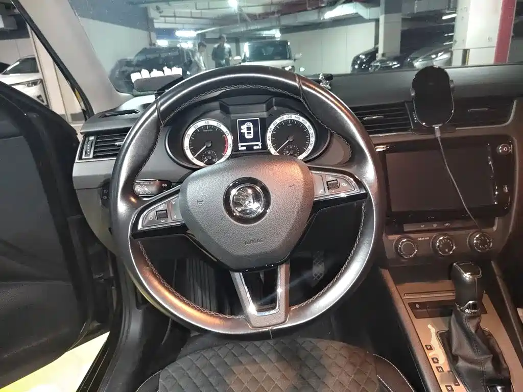 Skoda Octavia — миниатюра 11