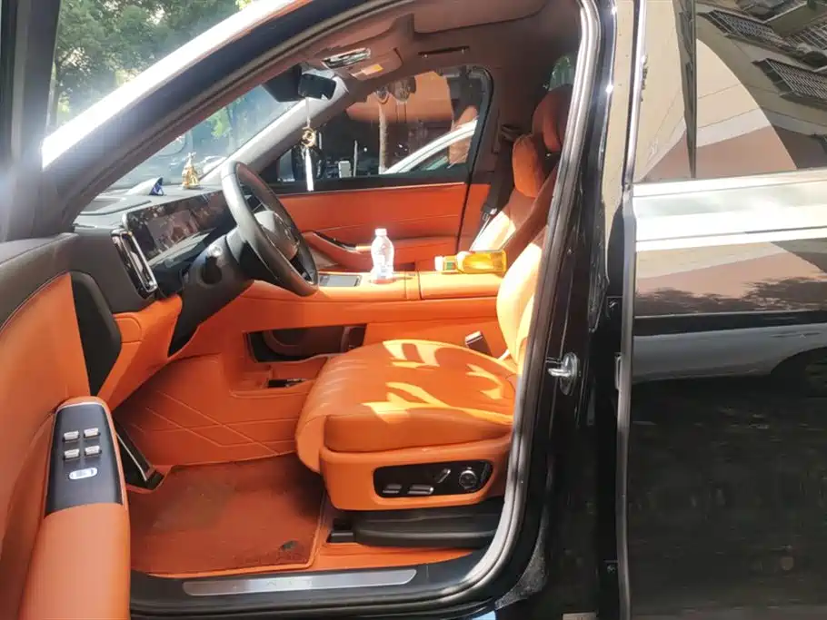 Aito M8 2025 Max+ 53.4kWh 5 мест (192 )
