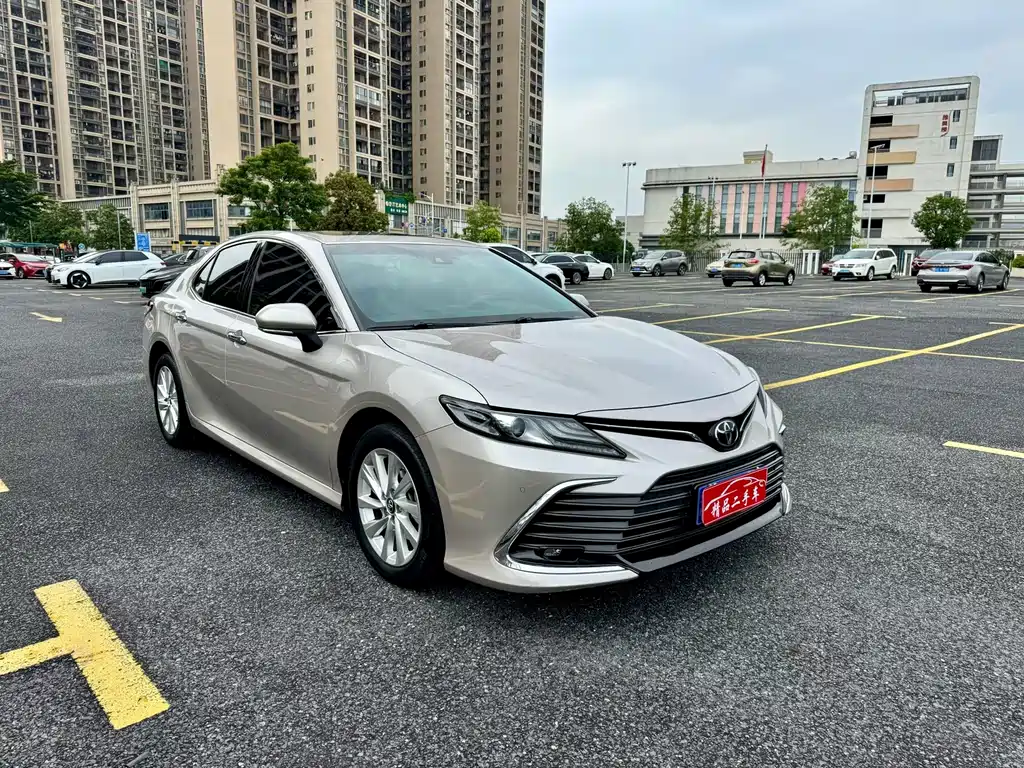 Toyota Camry — миниатюра 2