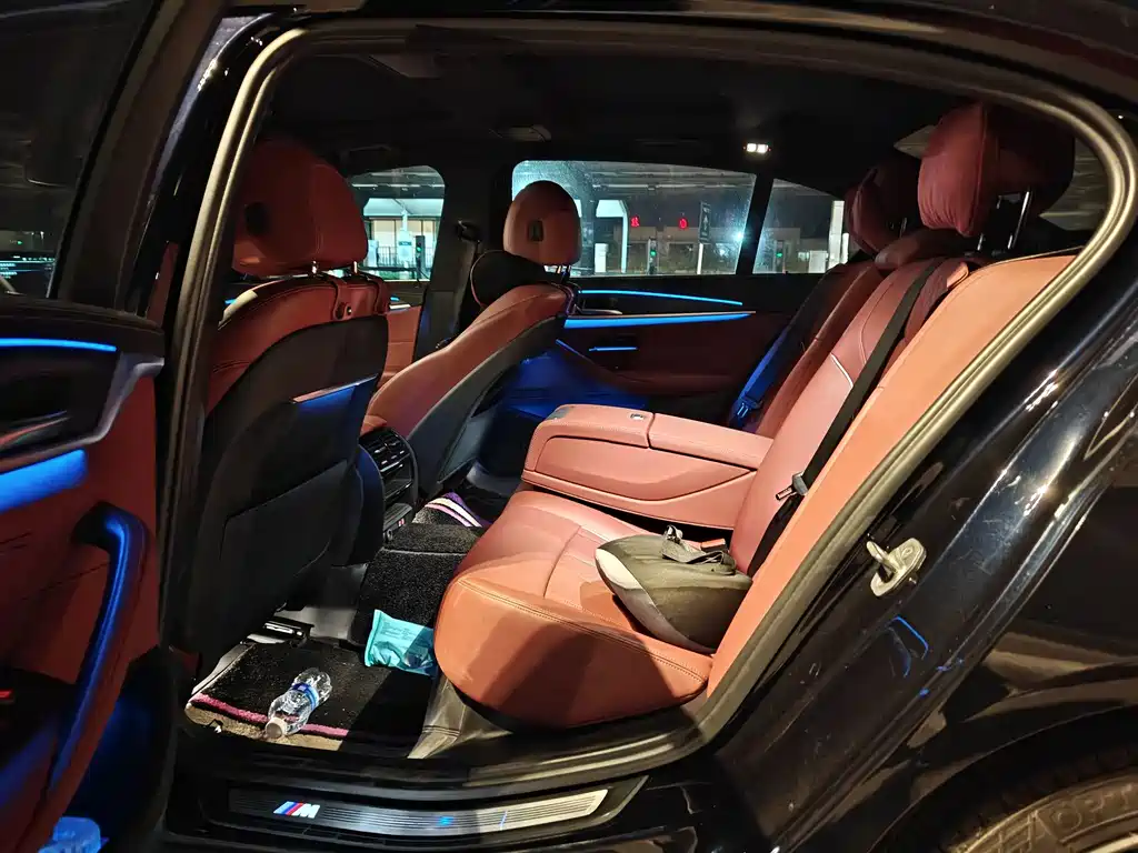 BMW 5 Series New Energy — миниатюра 8