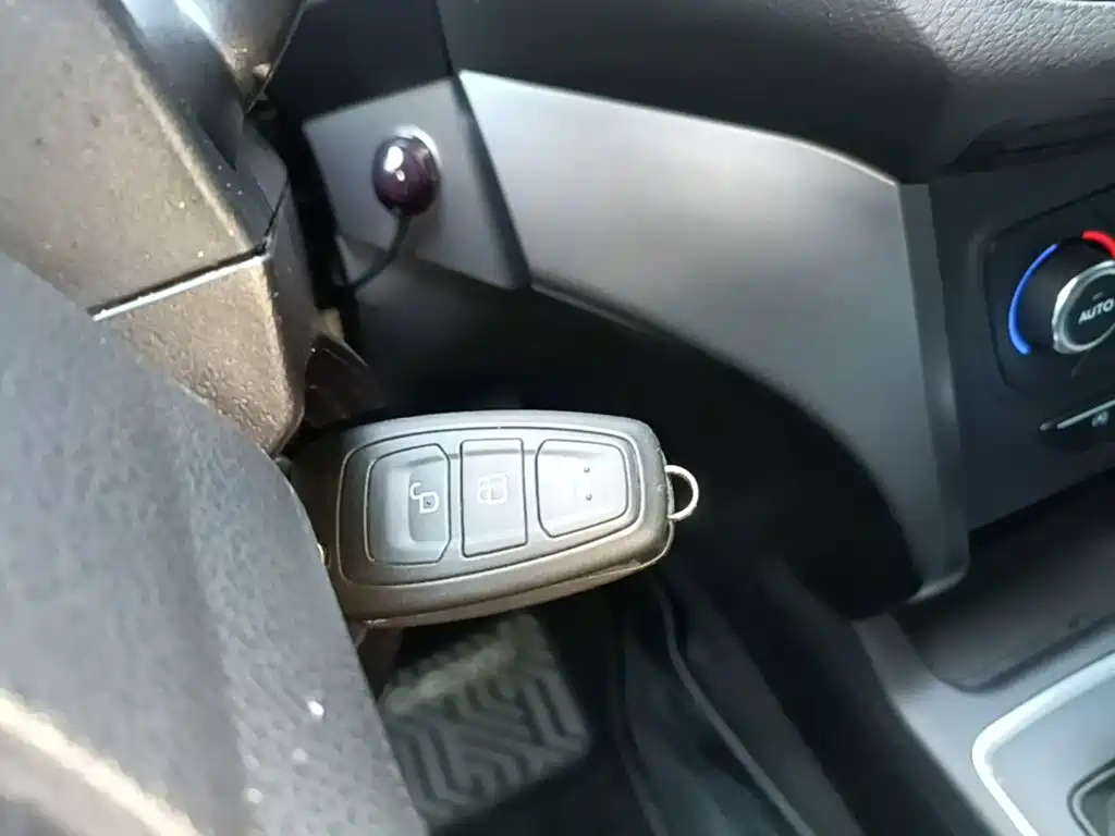 Ford Kuga — миниатюра 9