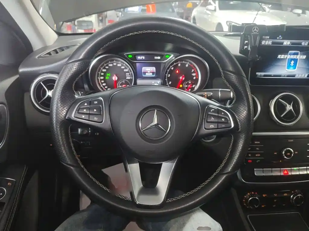 Mercedes-Benz GLA — миниатюра 11