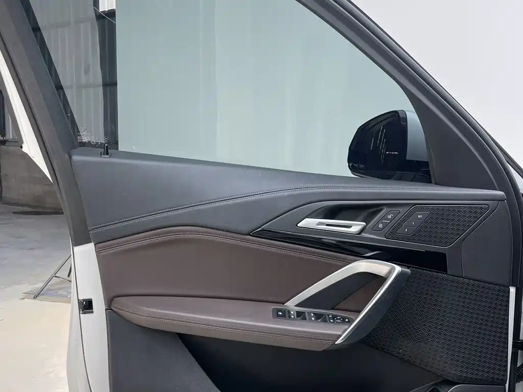 BMW X1 — миниатюра 10