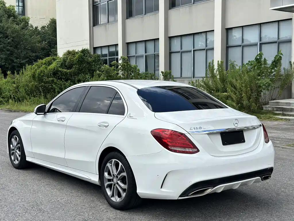 Mercedes-Benz C-Class — миниатюра 6