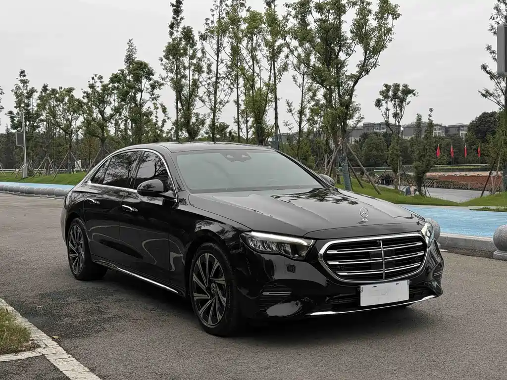 Mercedes-Benz E-Class — миниатюра 2
