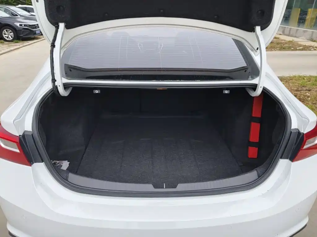 Chevrolet Malibu XL — миниатюра 19
