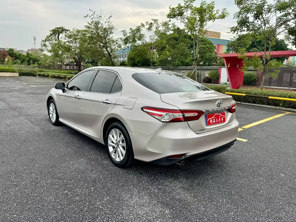 Toyota Camry — миниатюра 4