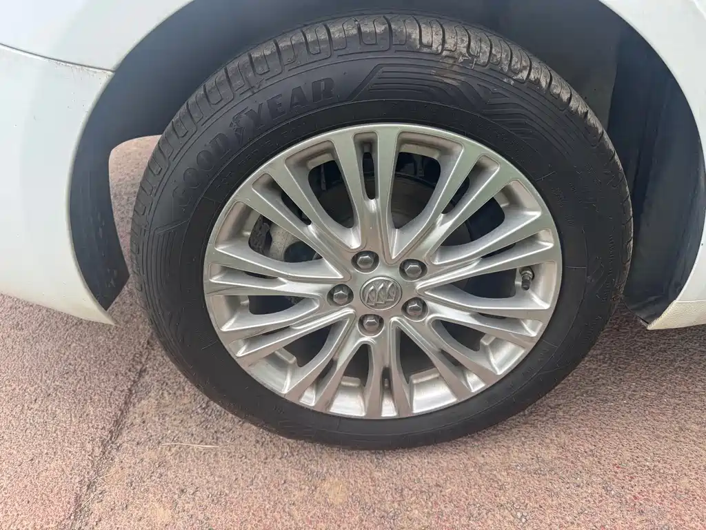 Buick Excelle — миниатюра 8