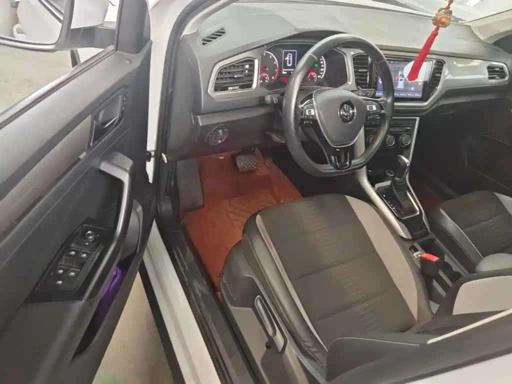 Volkswagen T-Roc — миниатюра 16