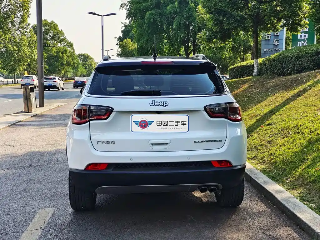 Jeep Compass — миниатюра 5