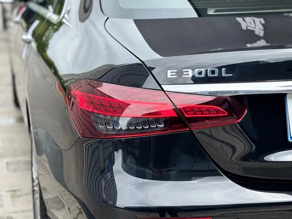 Mercedes-Benz E-Class — миниатюра 16