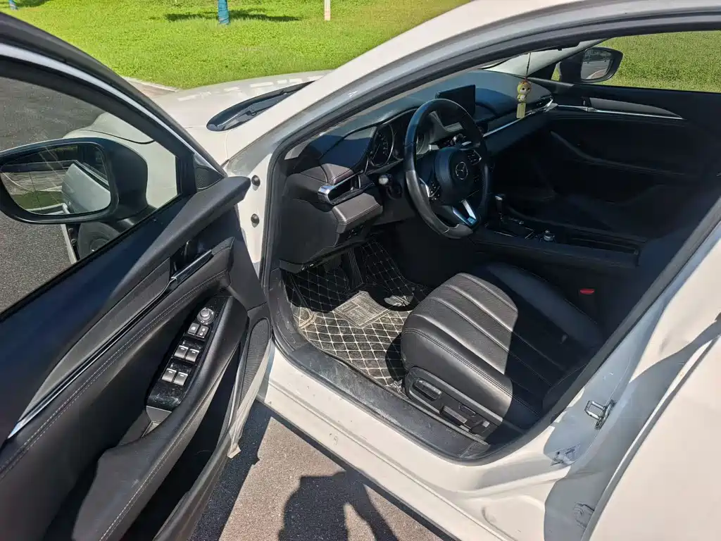 Mazda Atenza 2.0L Blue Sky Luxury Edition, фото 5