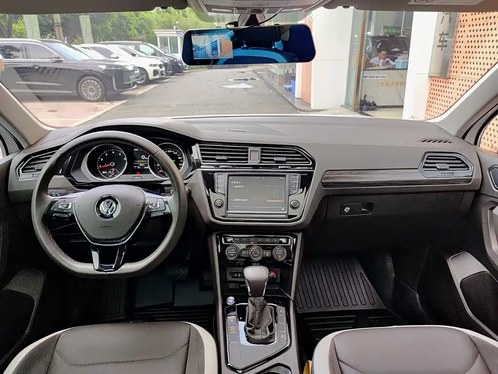 Volkswagen Tiguan L — миниатюра 10