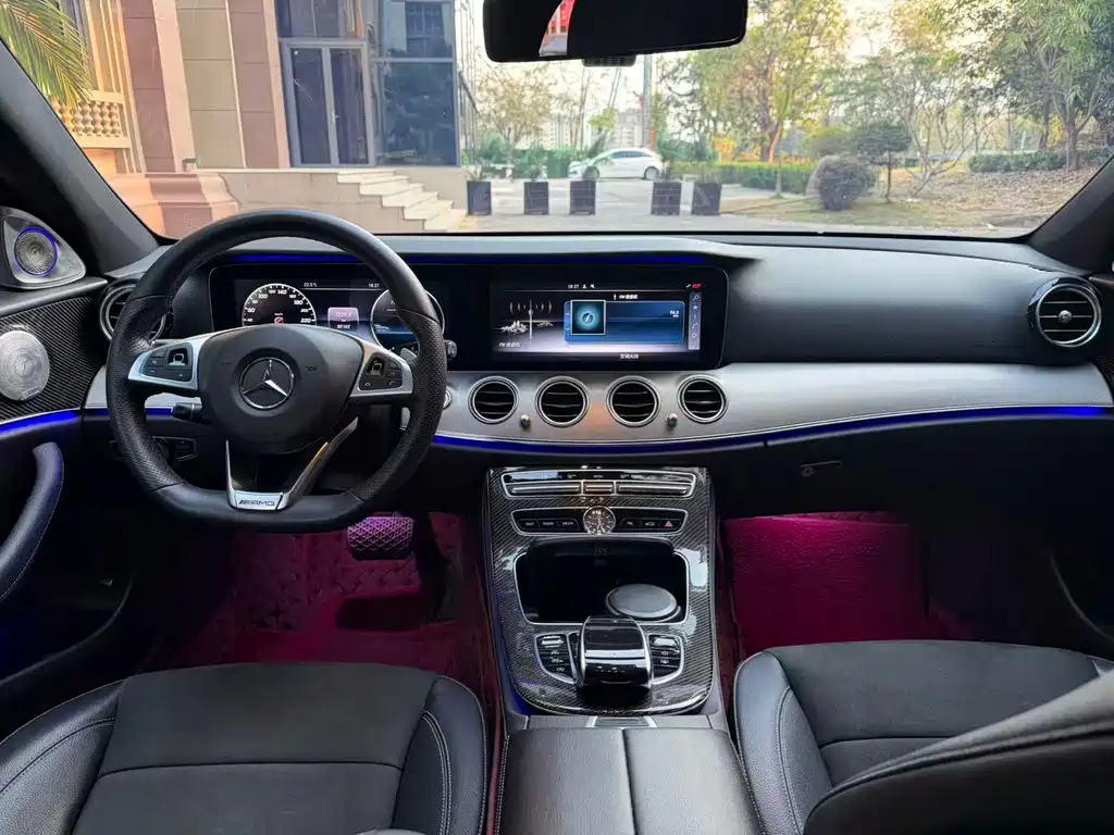 MERCEDES-BENZ E CLASS