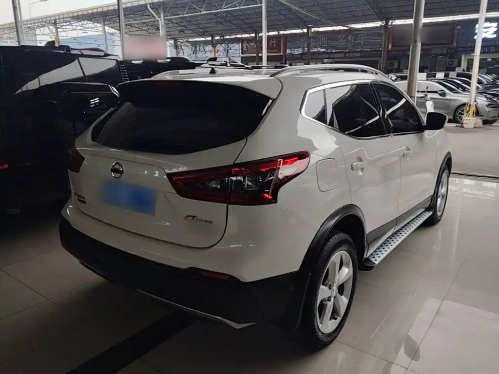 Nissan Qashqai — миниатюра 7
