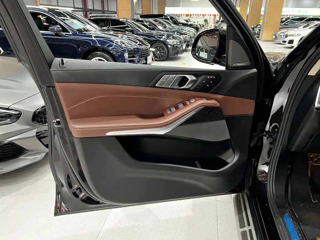 BMW X7 — миниатюра 4