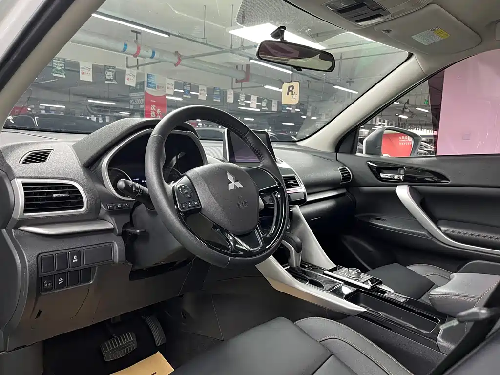 Mitsubishi Eclipse Cross — миниатюра 9