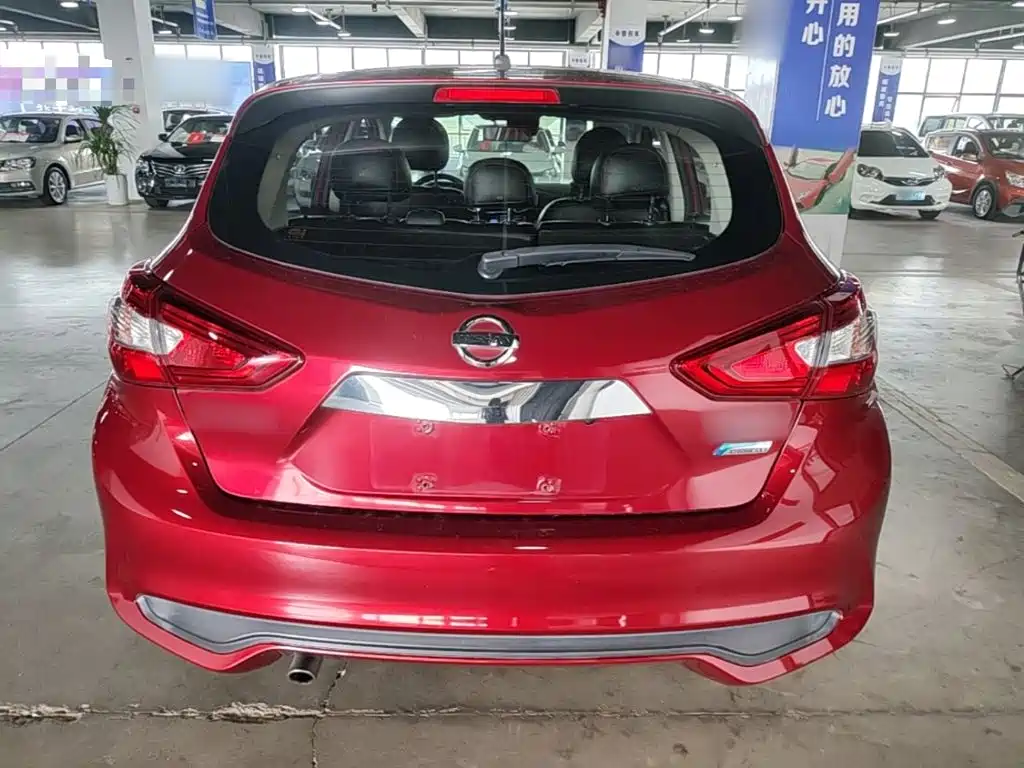 Nissan Tiida — миниатюра 6