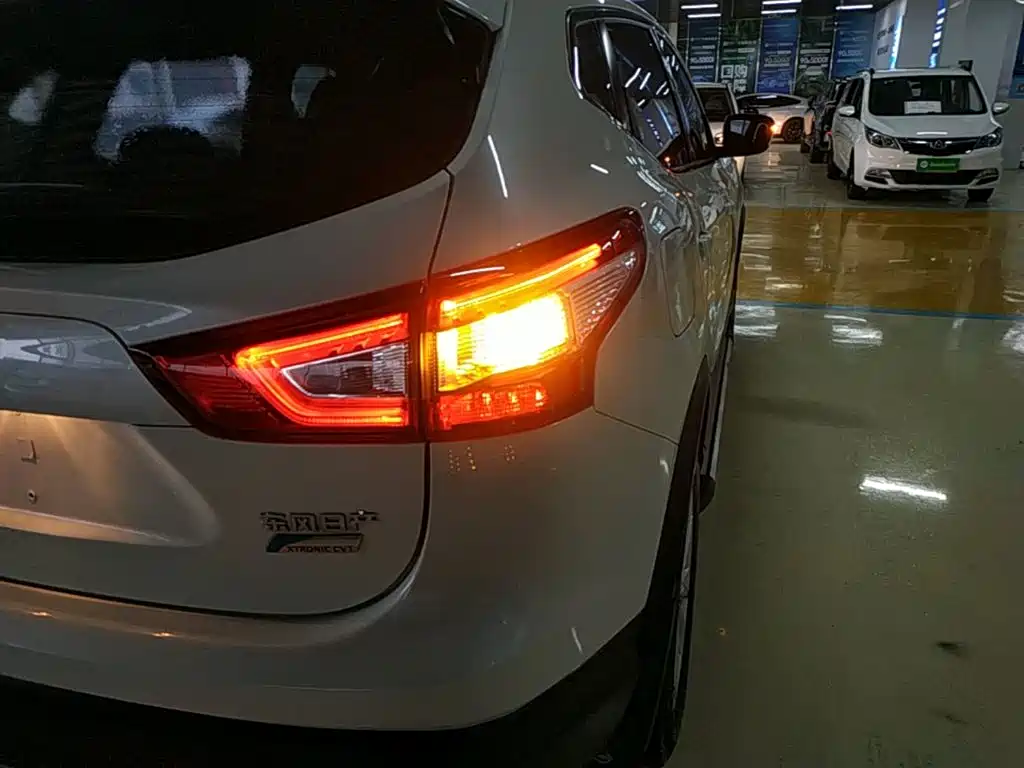 Nissan Qashqai — миниатюра 8