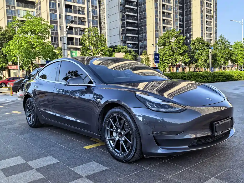 Tesla Model 3 — фотографии объявления, Фото 3