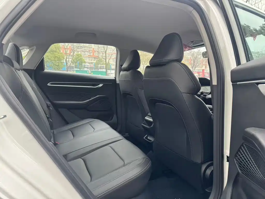 Geely Emgrand 2025 4 1.5L CVT