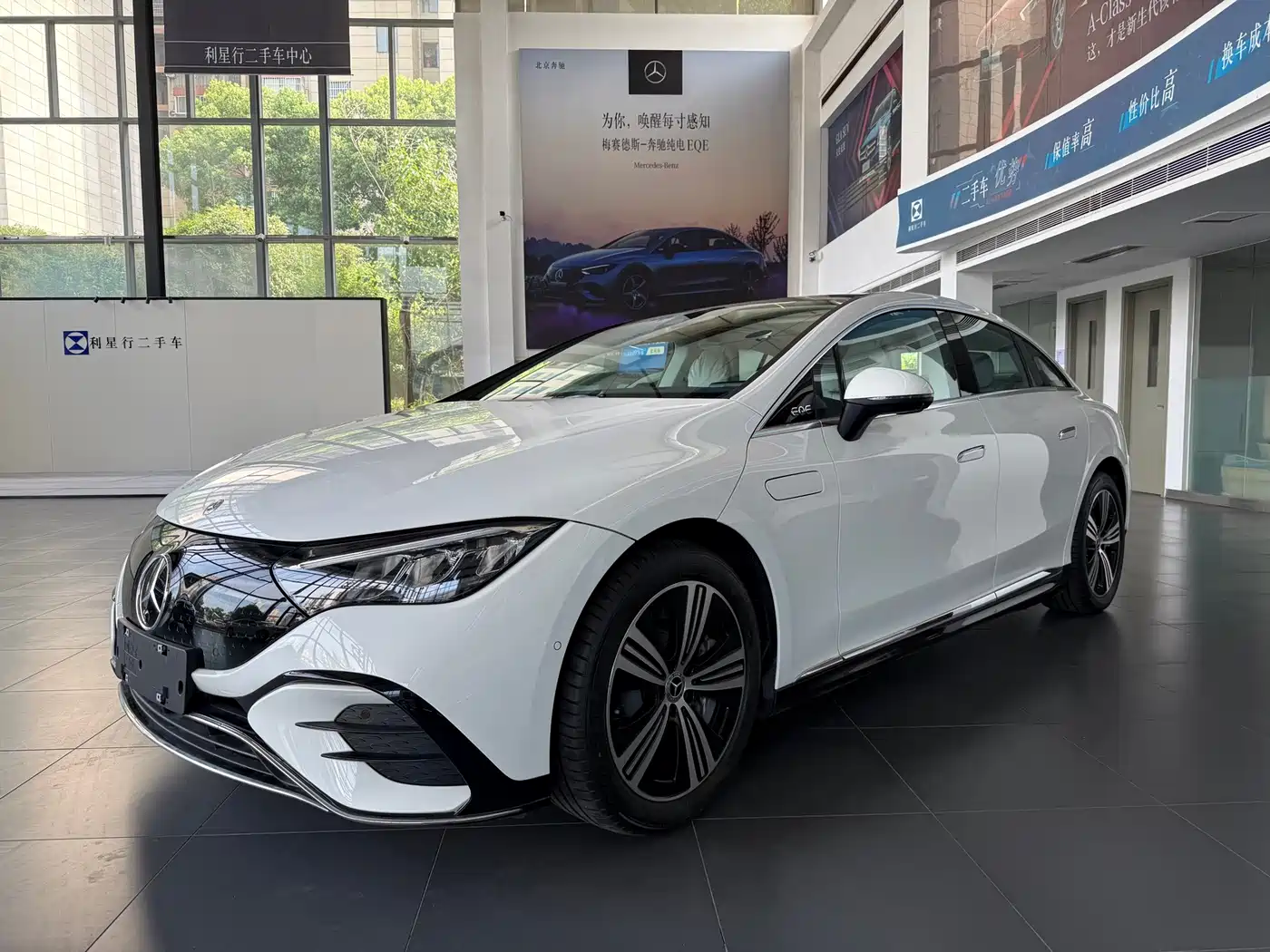 Mercedes-Benz EQE