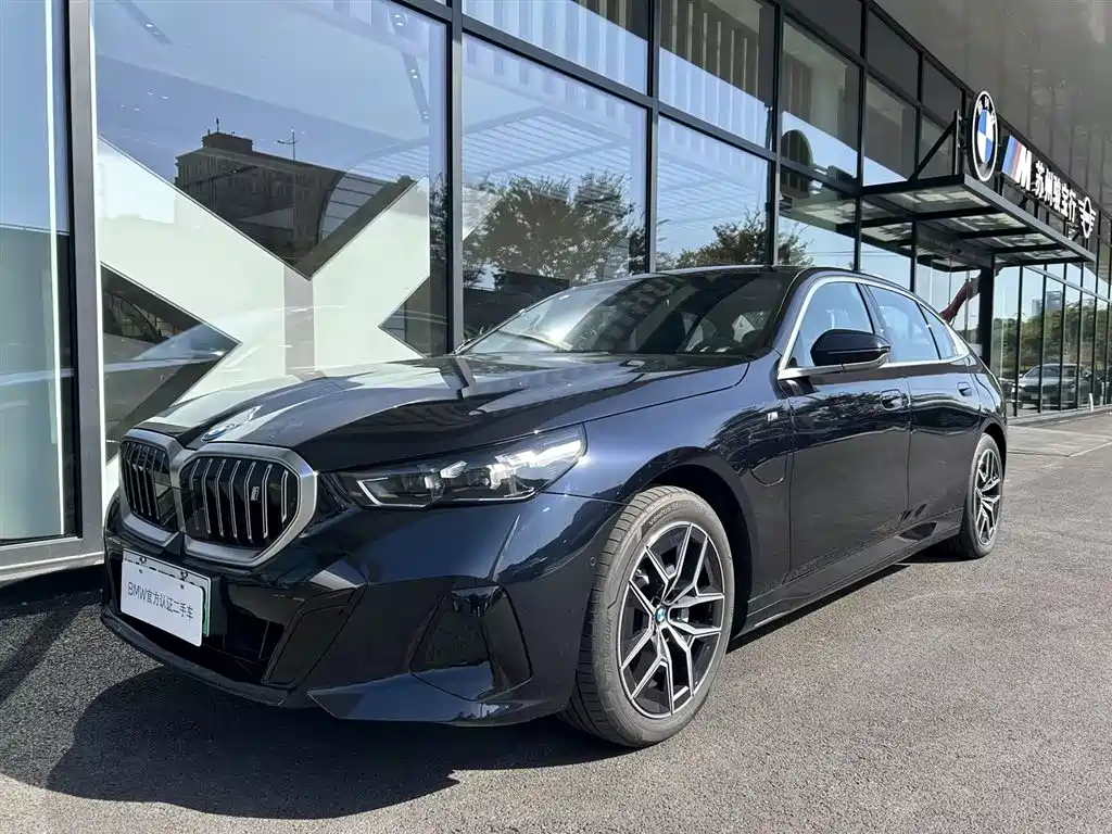 BMW i5