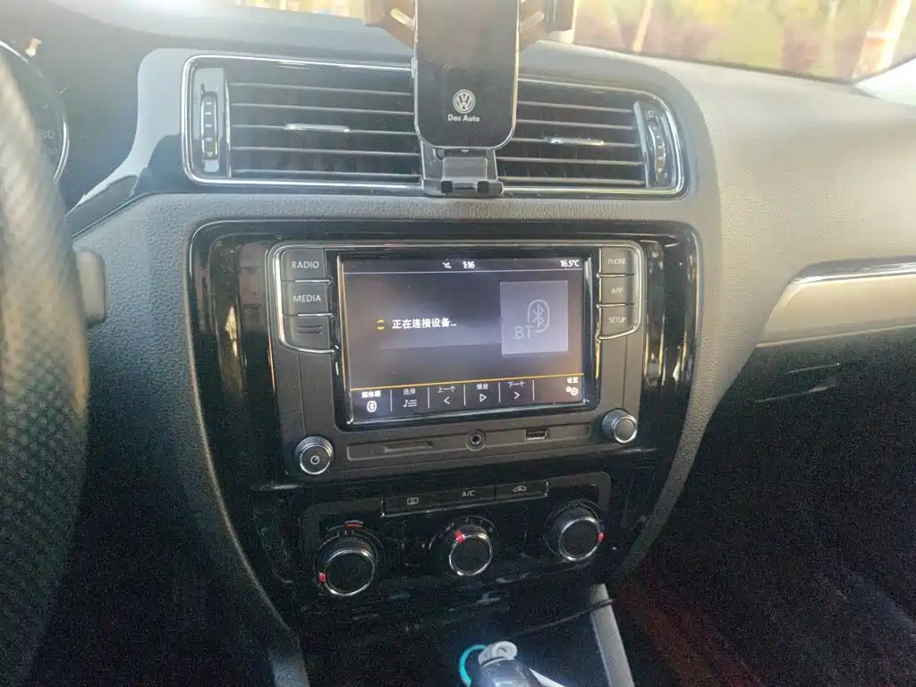 Volkswagen Sagitar — миниатюра 9