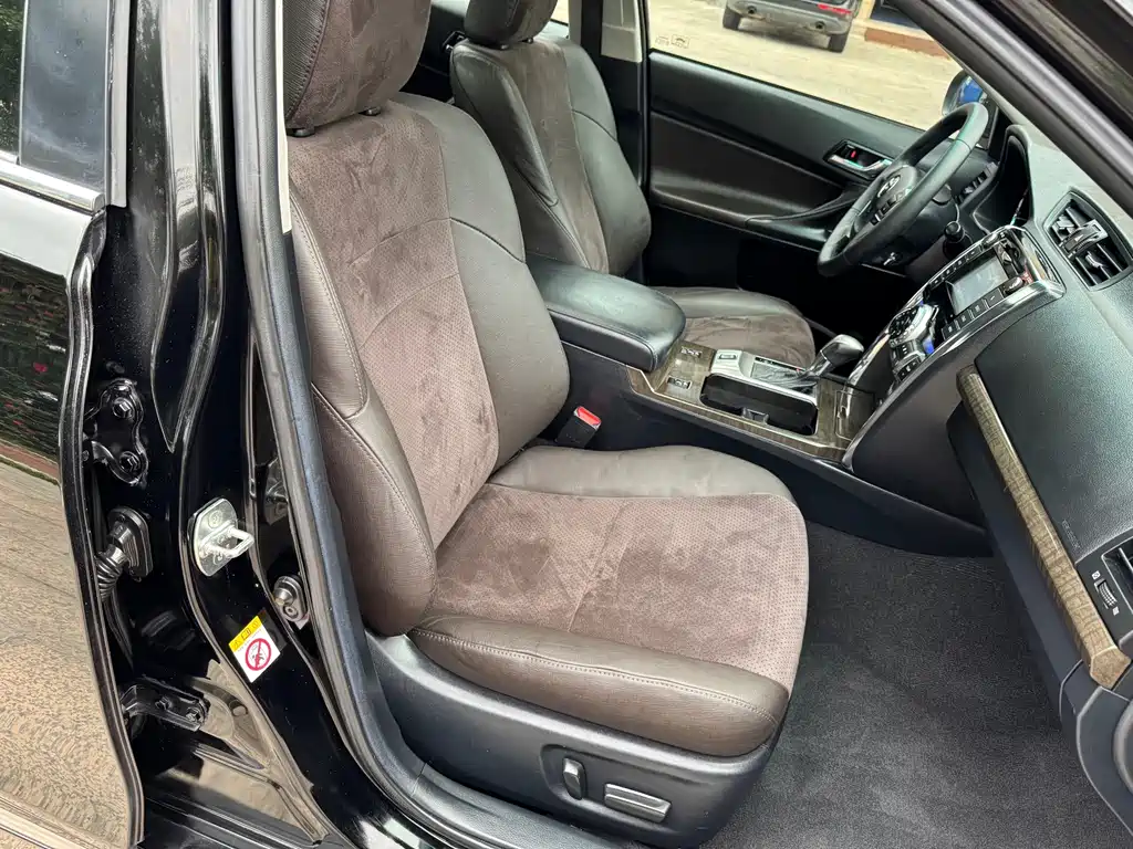 Toyota Reiz — миниатюра 10