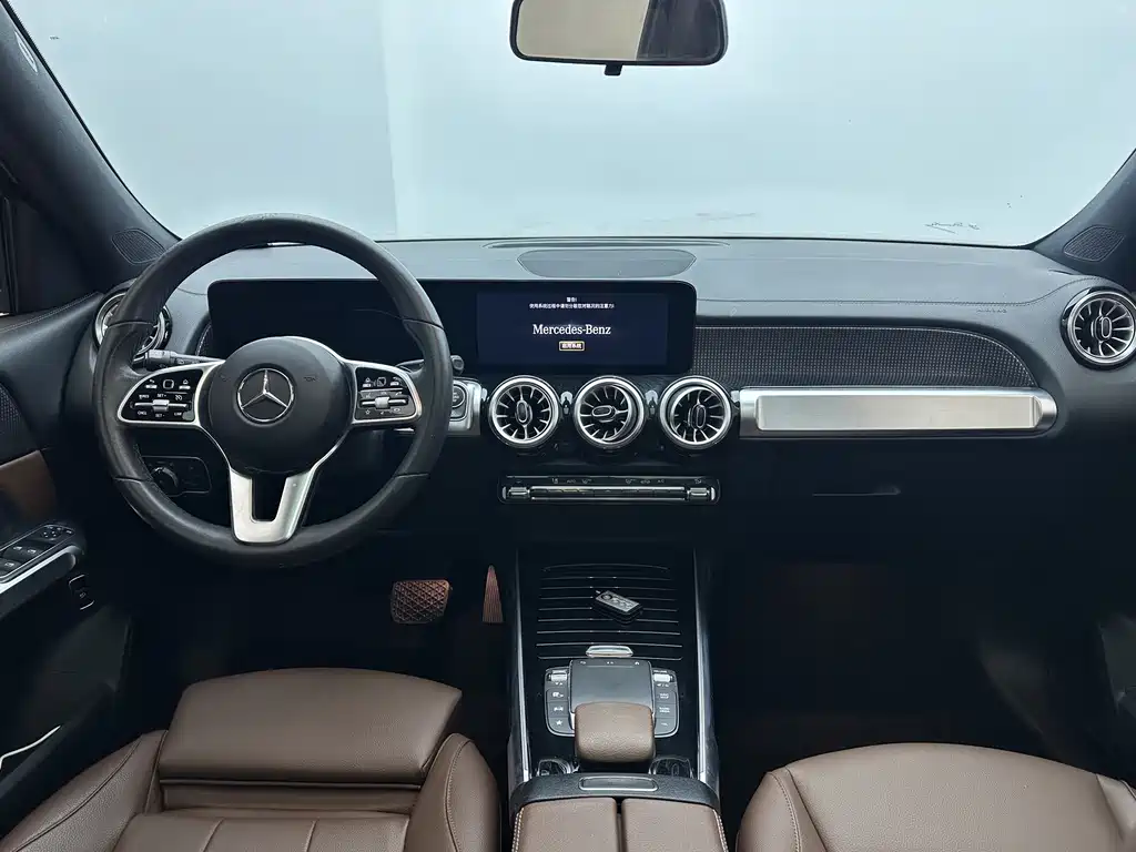 Mercedes-Benz GLB — миниатюра 17