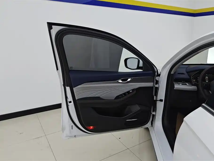 GEELY AUTOMOBILE XINGRUI