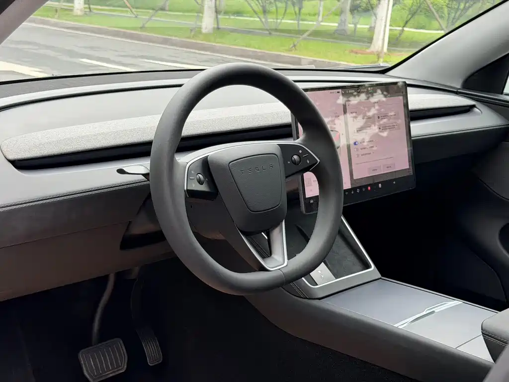 Tesla Model Y — фотографии объявления, Фото 12